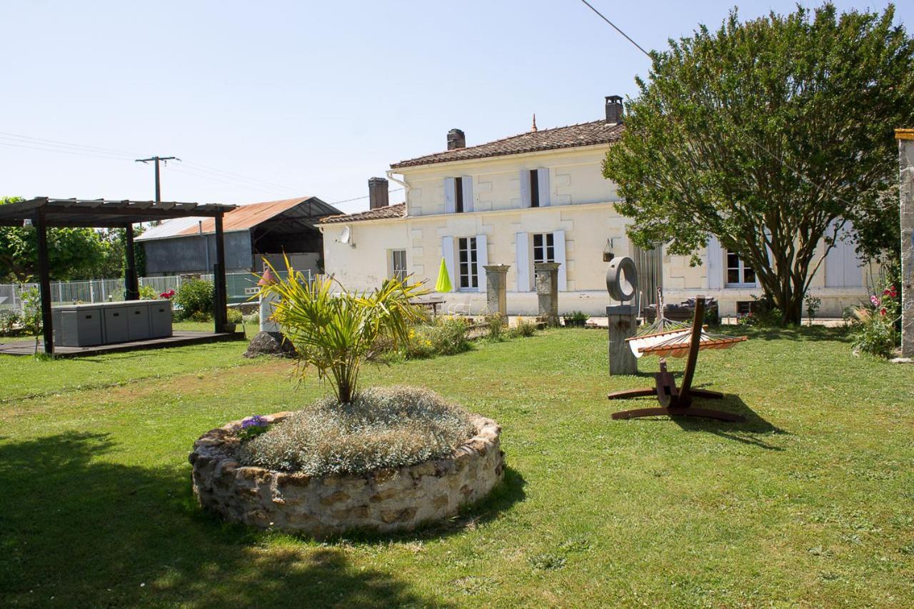 Le Charhido Bed & Breakfast Saint-Fort-sur-Gironde Eksteriør bilde